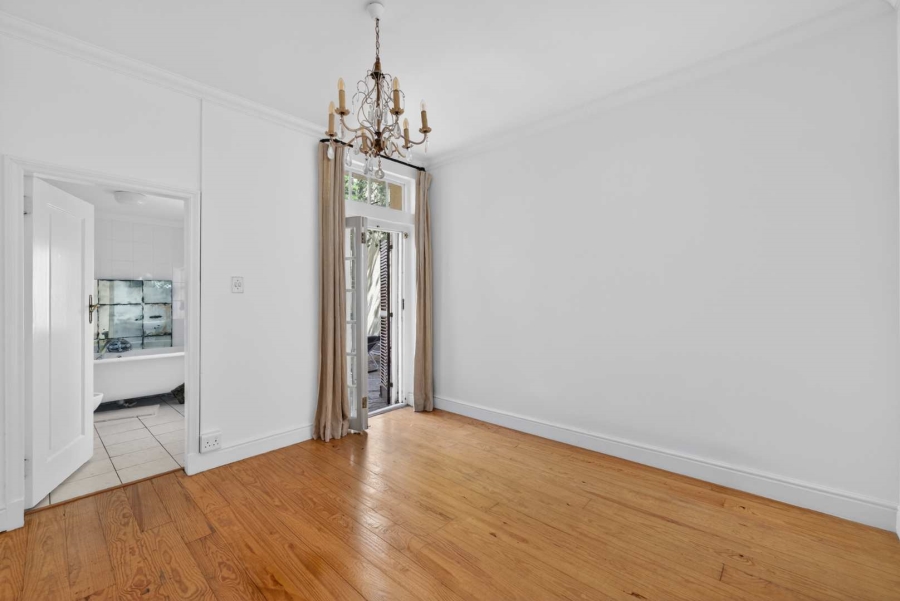 2 Bedroom Property for Sale in Green Point Western Cape